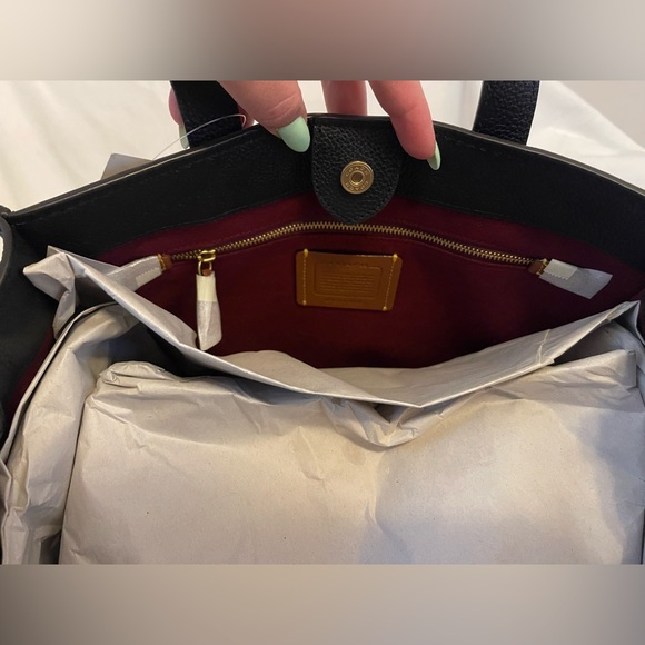 COACH Field Tote In Horse And Carriage Print - Picture 10 of 12